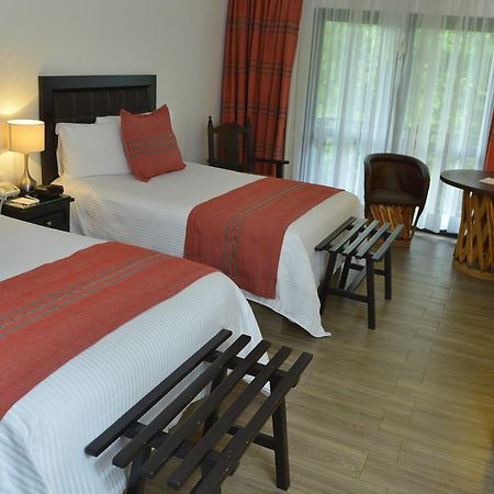 Best Western Plus Posada De Don Vasco Pátzcuaro Eksteriør billede A room at the hotel