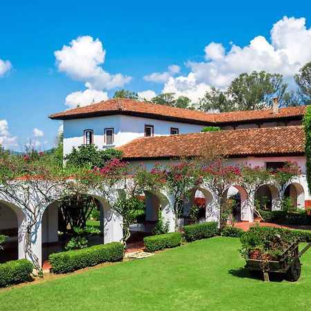 Best Western Plus Posada De Don Vasco Pátzcuaro Eksteriør billede The Hacienda Santa Barbara