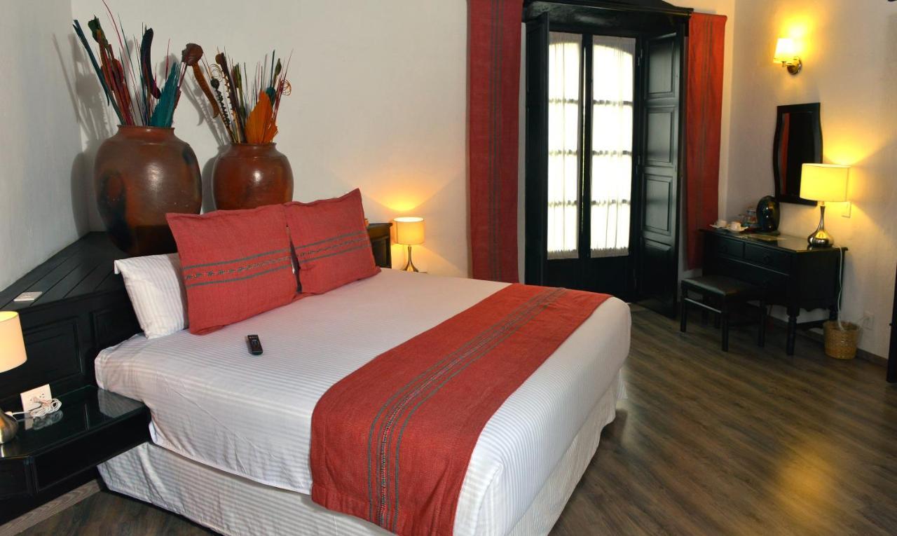 Best Western Plus Posada De Don Vasco Pátzcuaro Eksteriør billede A room at the hotel