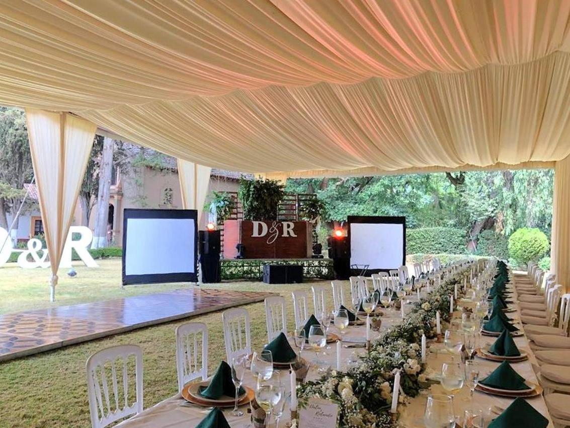 Best Western Plus Posada De Don Vasco Pátzcuaro Eksteriør billede A wedding reception at the garden of the residence of the Mexican ambassador to the United States