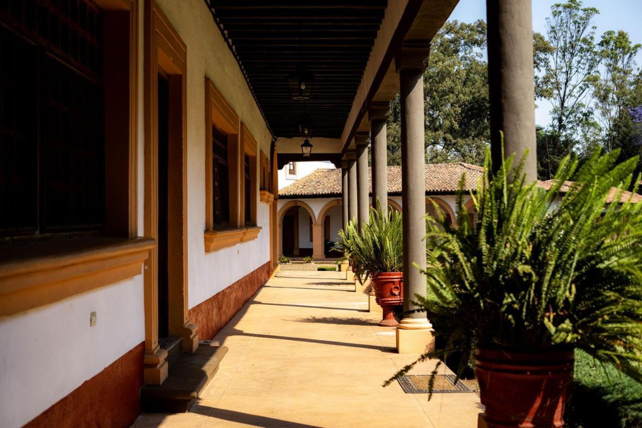 Best Western Plus Posada De Don Vasco Pátzcuaro Eksteriør billede The Hacienda Nápoles, where Escobar kept his animals