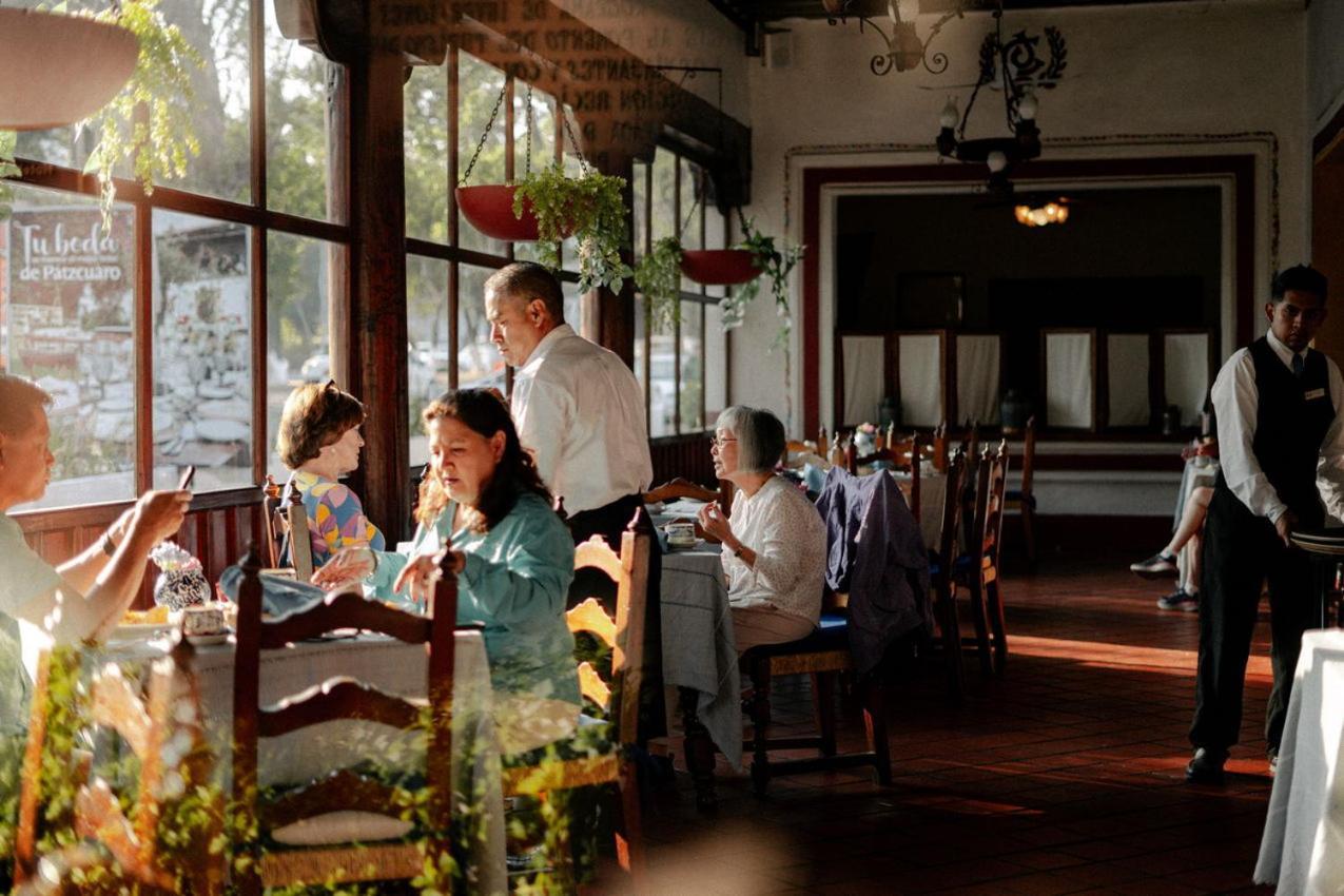 Best Western Plus Posada De Don Vasco Pátzcuaro Eksteriør billede Restaurant in San Cristóbal de Las Casas