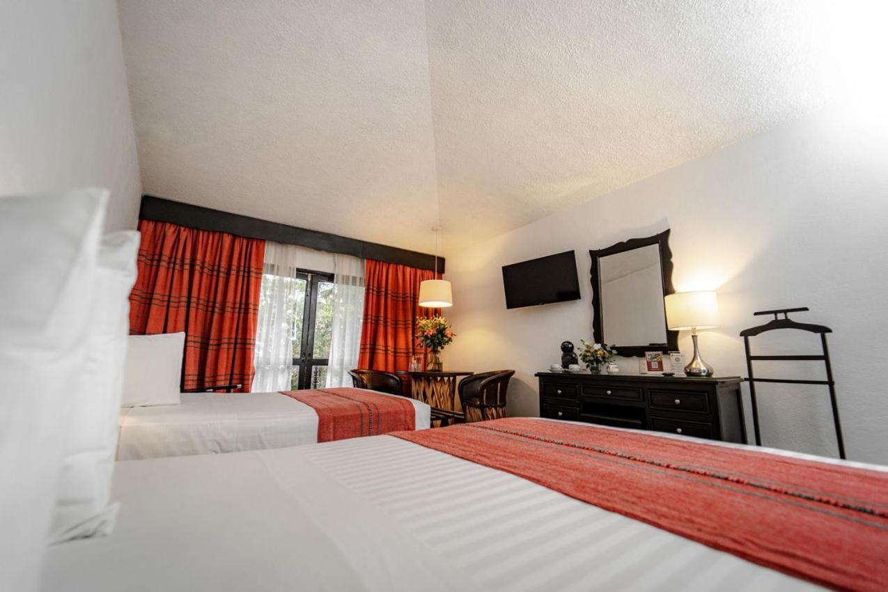 Best Western Plus Posada De Don Vasco Pátzcuaro Eksteriør billede A room at the hotel