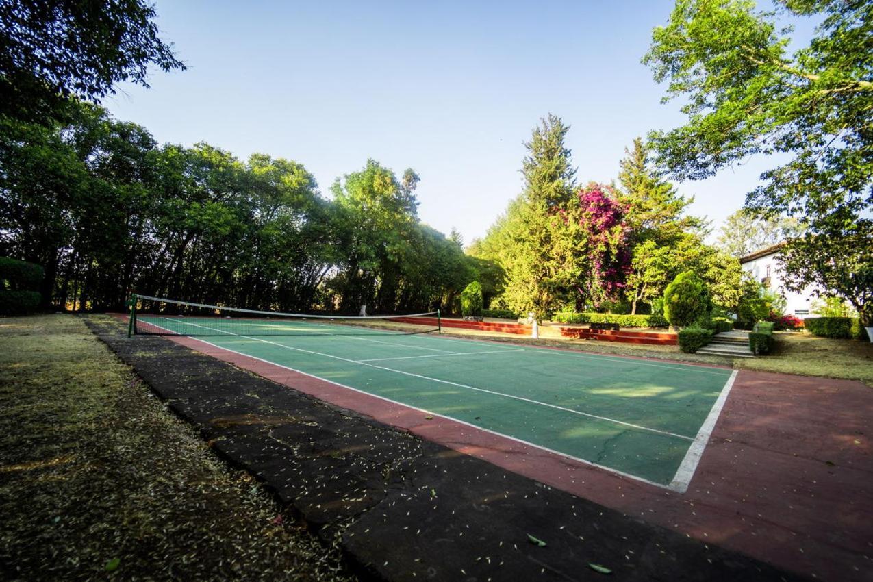 Best Western Plus Posada De Don Vasco Pátzcuaro Eksteriør billede Tennis courts at the University of Nottingham